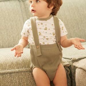 Ysabel Mora Onesie / Shorts / Overalls 6m